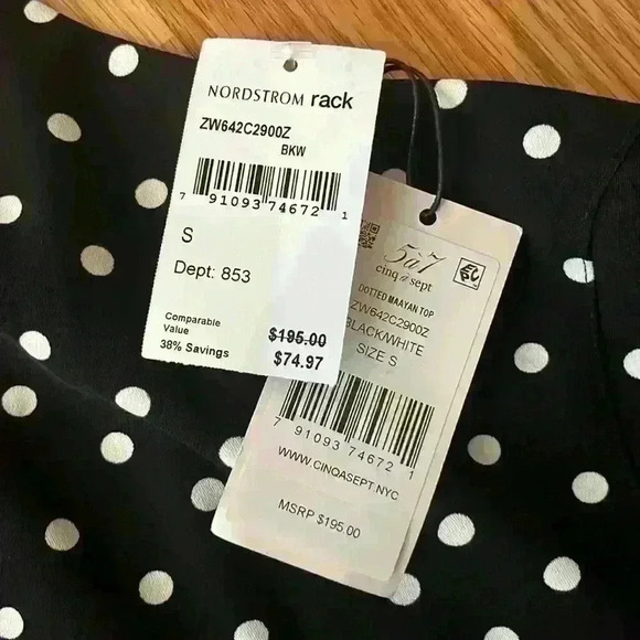 NWT CINQ A’ SEPT ON SHOULDER CROP TOP - Picture 4 of 6